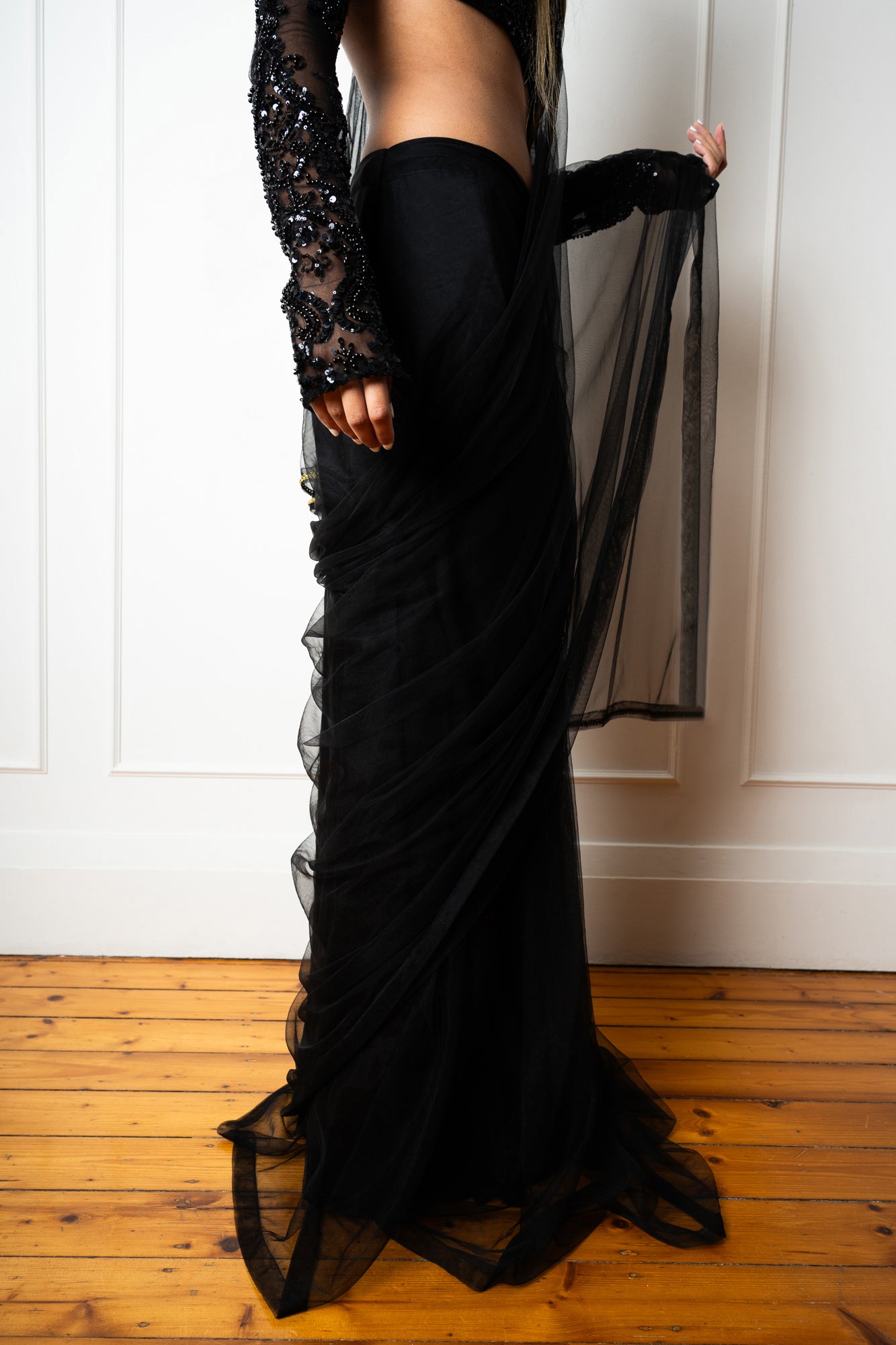 Embroidery Blouse & Tulle Pre-Pleated Sari (Set)